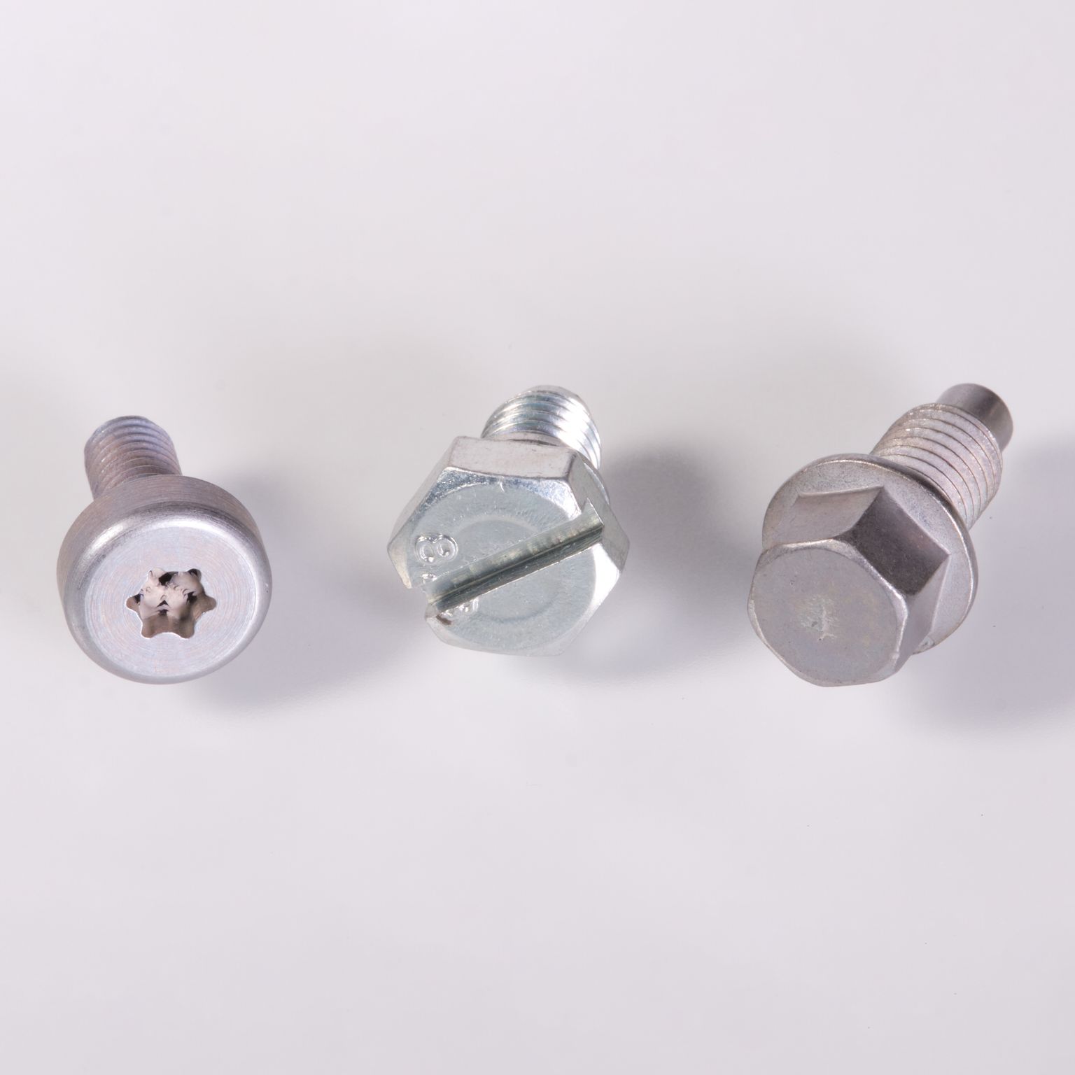 Verschiedene Kopfformen nach Zeichnung